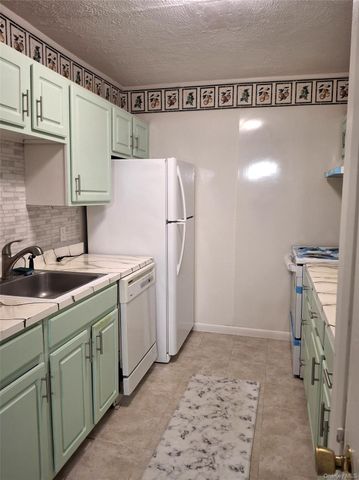 18 White Gate Drive C, Wappingers Falls, NY 12590