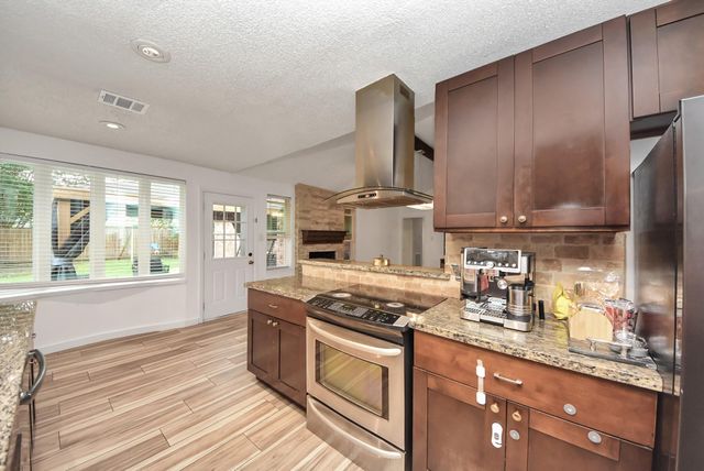 12219 Monticeto Lane, Meadows Place, TX 77477
