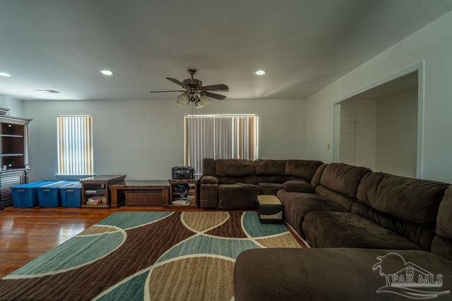 2550 E Burgess Rd, Pensacola, FL 32504