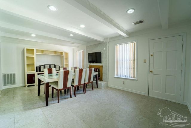 2550 E Burgess Rd, Pensacola, FL 32504