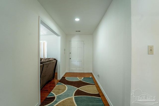 2550 E Burgess Rd, Pensacola, FL 32504