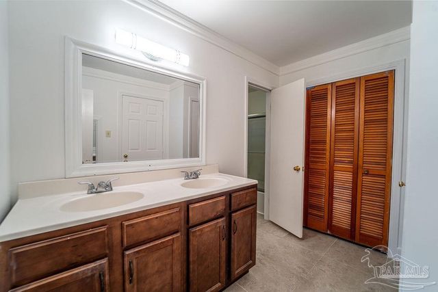 2550 E Burgess Rd, Pensacola, FL 32504