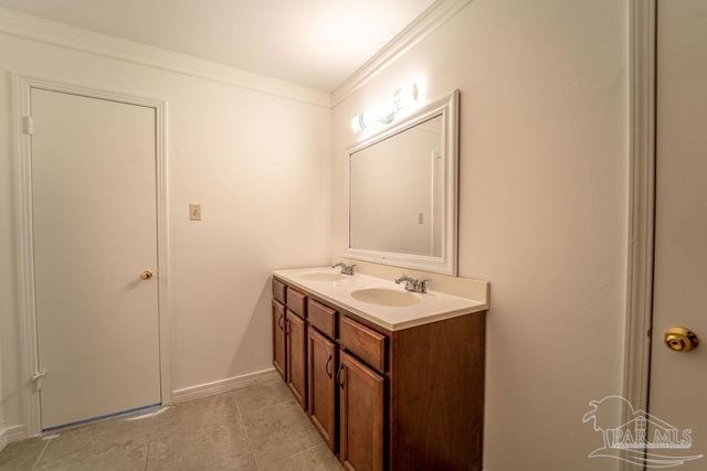 2550 E Burgess Rd, Pensacola, FL 32504