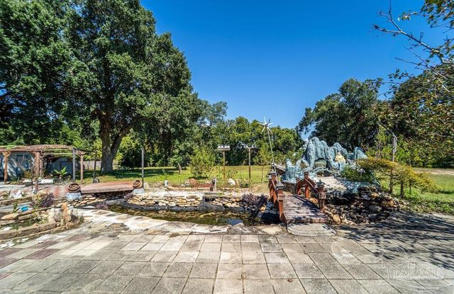 2550 E Burgess Rd, Pensacola, FL 32504
