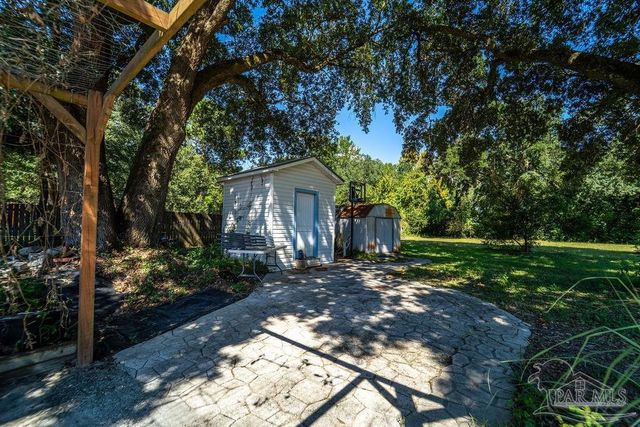 2550 E Burgess Rd, Pensacola, FL 32504