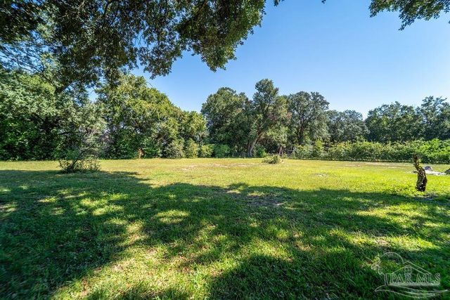2550 E Burgess Rd, Pensacola, FL 32504
