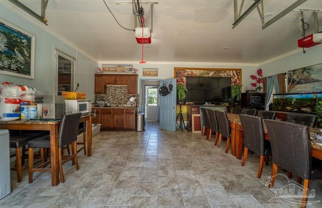 2550 E Burgess Rd, Pensacola, FL 32504