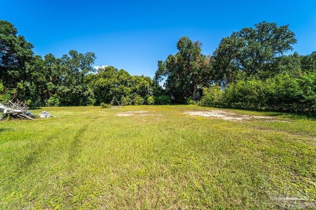 2550 E Burgess Rd, Pensacola, FL 32504