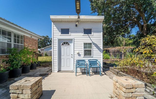 2550 E Burgess Rd, Pensacola, FL 32504