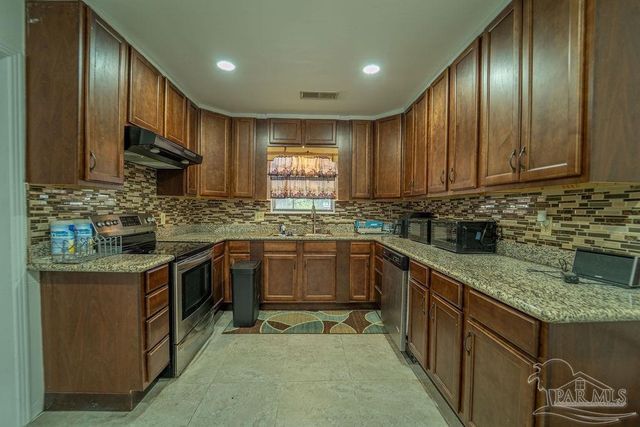 2550 E Burgess Rd, Pensacola, FL 32504