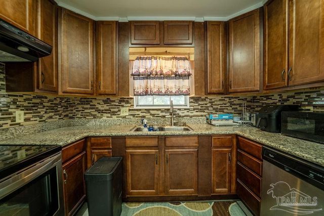 2550 E Burgess Rd, Pensacola, FL 32504