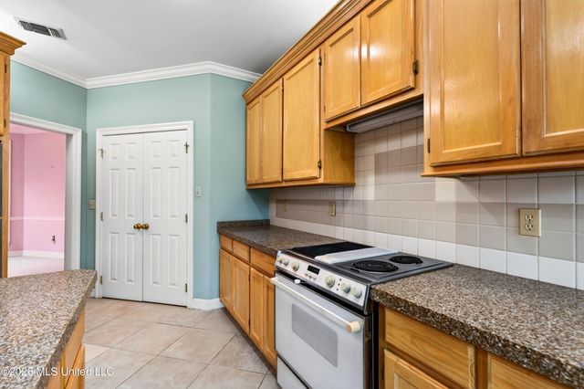 2579 Rue Palafox, Biloxi, MS 39531