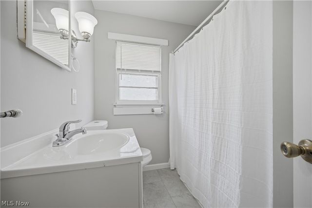 2806 Harmont Avenue NE, Canton, OH 44705