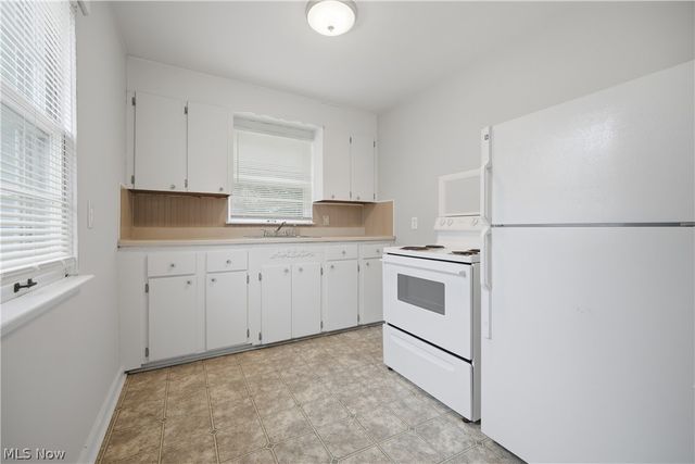 2806 Harmont Avenue NE, Canton, OH 44705