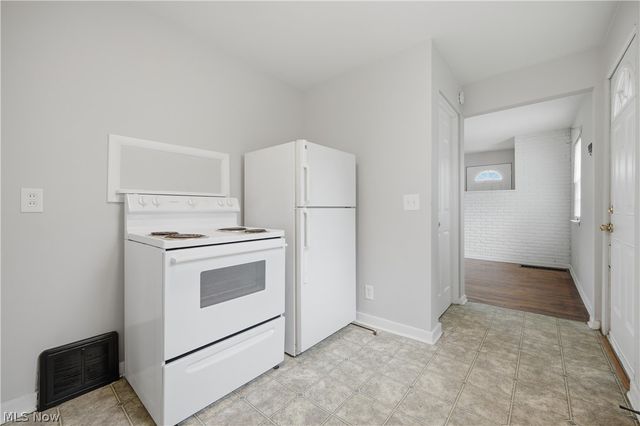 2806 Harmont Avenue NE, Canton, OH 44705