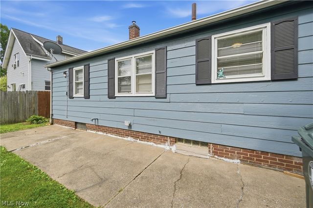 2806 Harmont Avenue NE, Canton, OH 44705