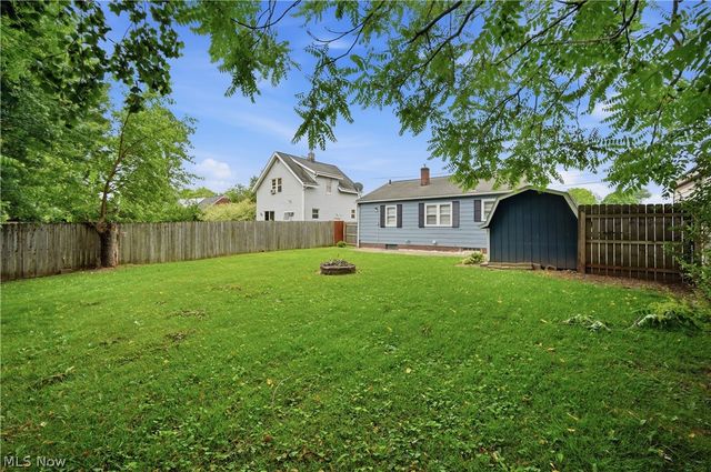 2806 Harmont Avenue NE, Canton, OH 44705