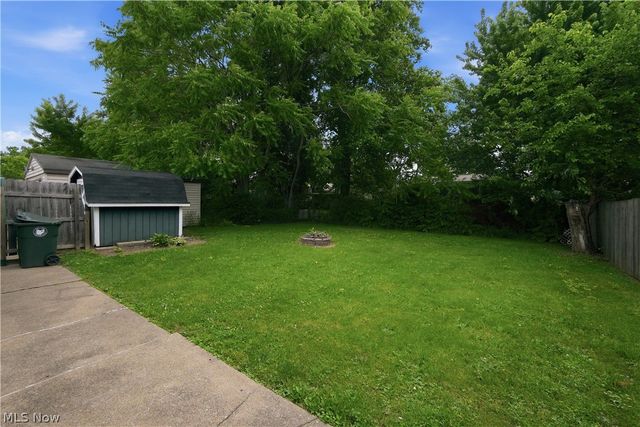 2806 Harmont Avenue NE, Canton, OH 44705