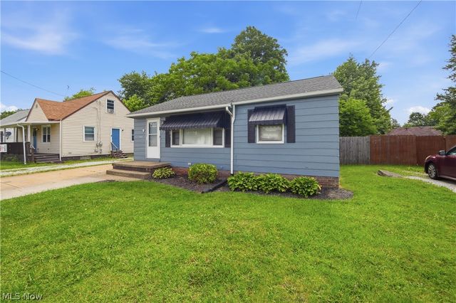 2806 Harmont Avenue NE, Canton, OH 44705