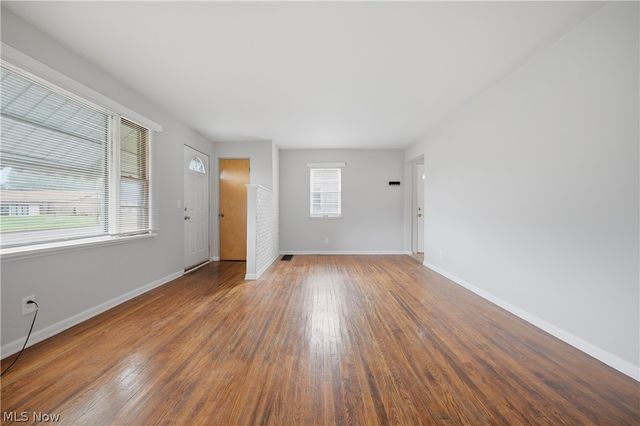 2806 Harmont Avenue NE, Canton, OH 44705
