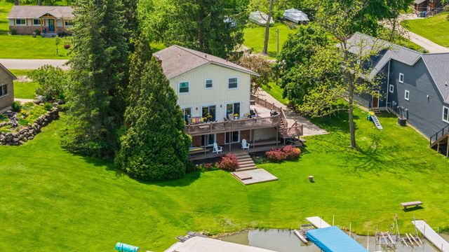 7490 Ledgewood Drive, Tyrone Twp, MI 48430