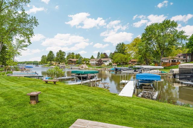 7490 Ledgewood Drive, Tyrone Twp, MI 48430