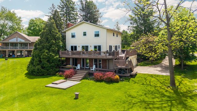 7490 Ledgewood Drive, Tyrone Twp, MI 48430