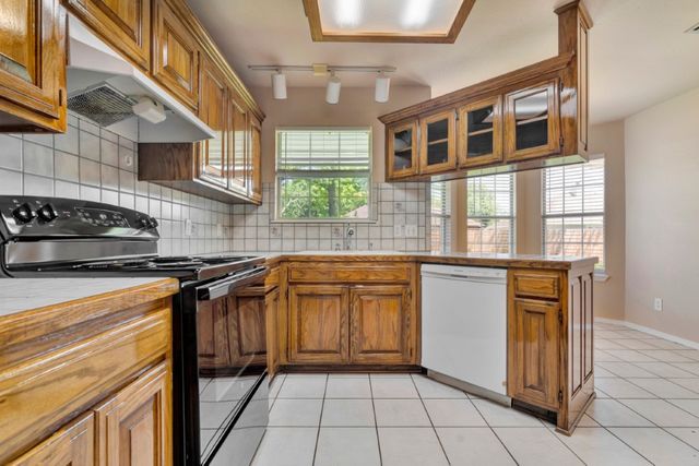 409 N 39th Place, Rogers, AR 72756