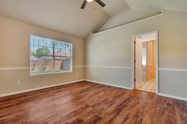 409 N 39th Place, Rogers, AR 72756