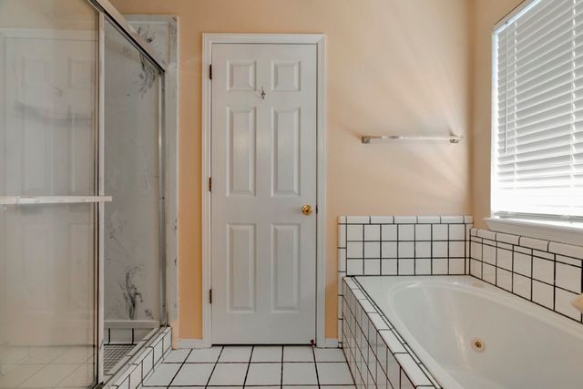 409 N 39th Place, Rogers, AR 72756