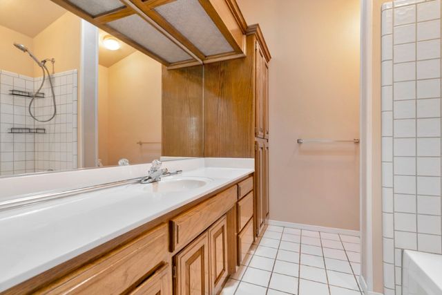 409 N 39th Place, Rogers, AR 72756