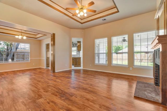 409 N 39th Place, Rogers, AR 72756