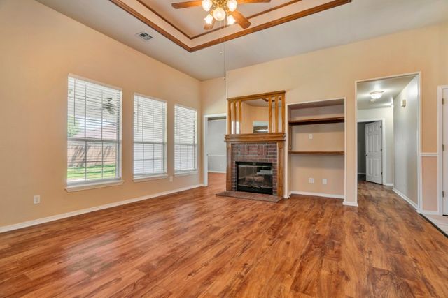 409 N 39th Place, Rogers, AR 72756