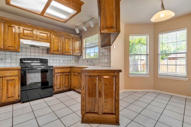 409 N 39th Place, Rogers, AR 72756