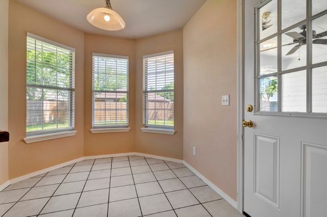 409 N 39th Place, Rogers, AR 72756