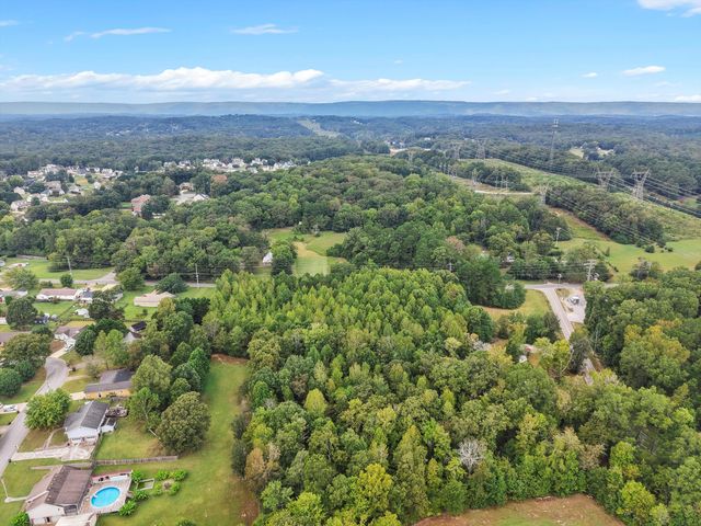 10105 Hixson Pike, Soddy Daisy, TN 37379