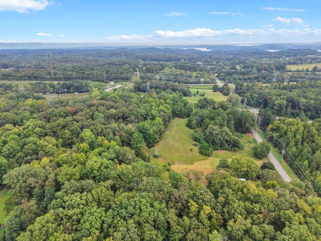 10105 Hixson Pike, Soddy Daisy, TN 37379
