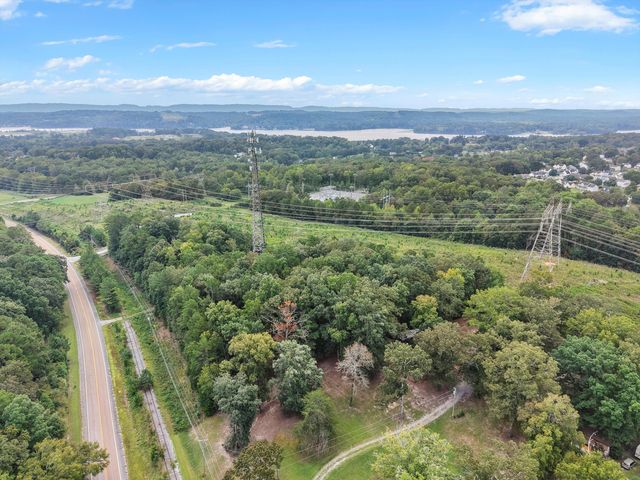 10105 Hixson Pike, Soddy Daisy, TN 37379