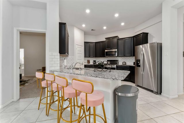 2425 Temple Crag Drive, Rosharon, TX 77583