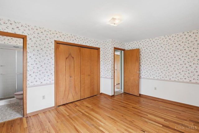 10215 Pendery Drive, Montgomery, OH 45242