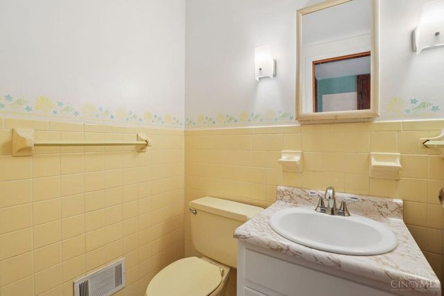 10215 Pendery Drive, Montgomery, OH 45242