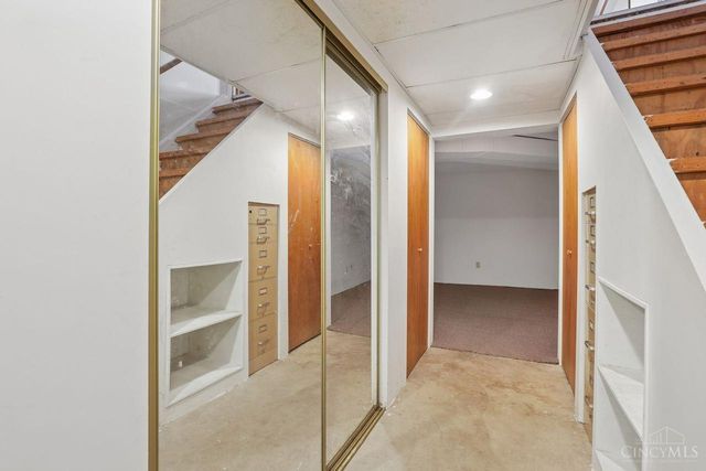 10215 Pendery Drive, Montgomery, OH 45242