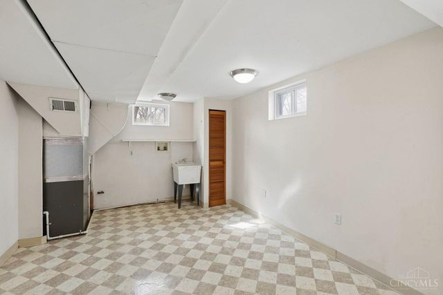 10215 Pendery Drive, Montgomery, OH 45242