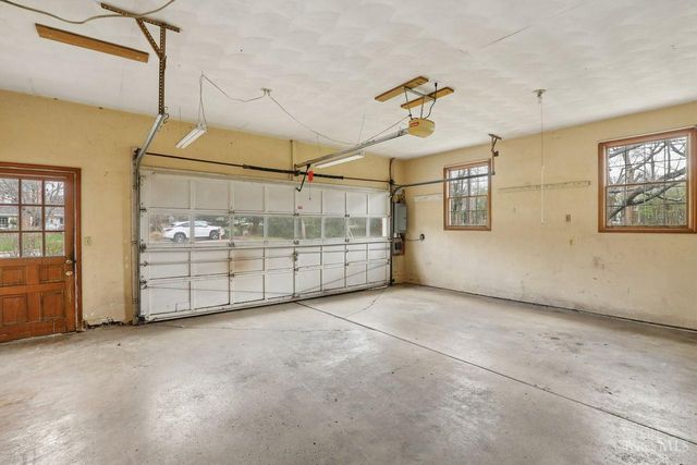 10215 Pendery Drive, Montgomery, OH 45242