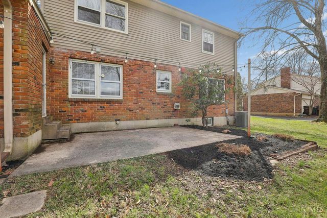 10215 Pendery Drive, Montgomery, OH 45242