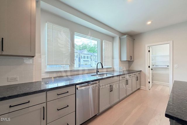 829 Amley Place, Apex, NC 27523