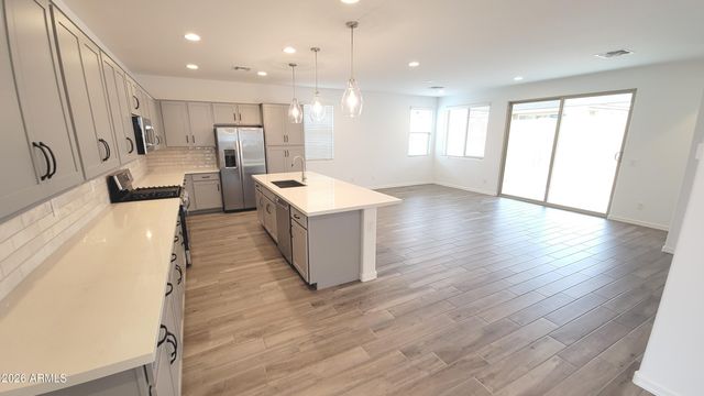 14818 W GRAY FOX Trail, Surprise, AZ 85387