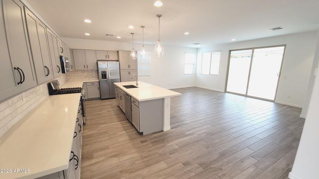 14818 W GRAY FOX Trail, Surprise, AZ 85387