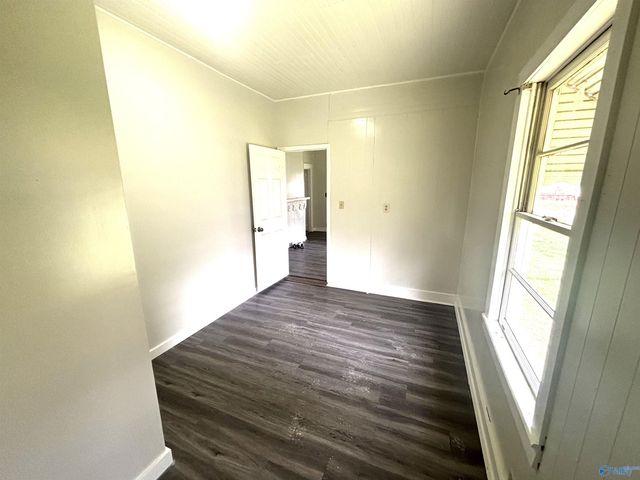 27 W Wilkinson Avenue, Gadsden, AL 35904