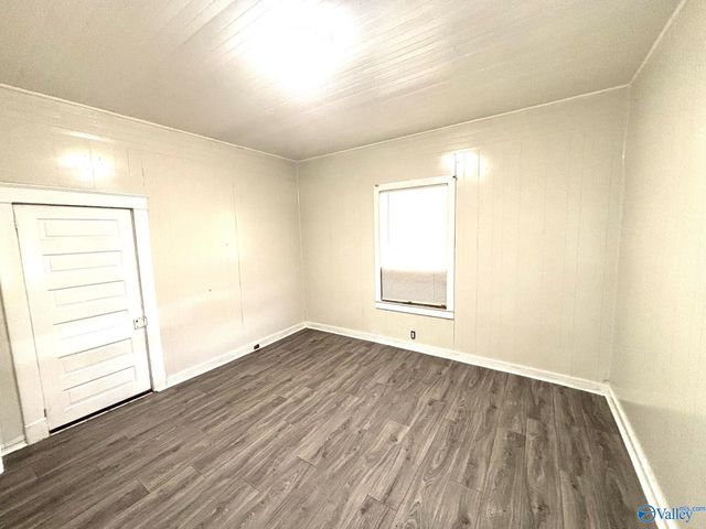 27 W Wilkinson Avenue, Gadsden, AL 35904